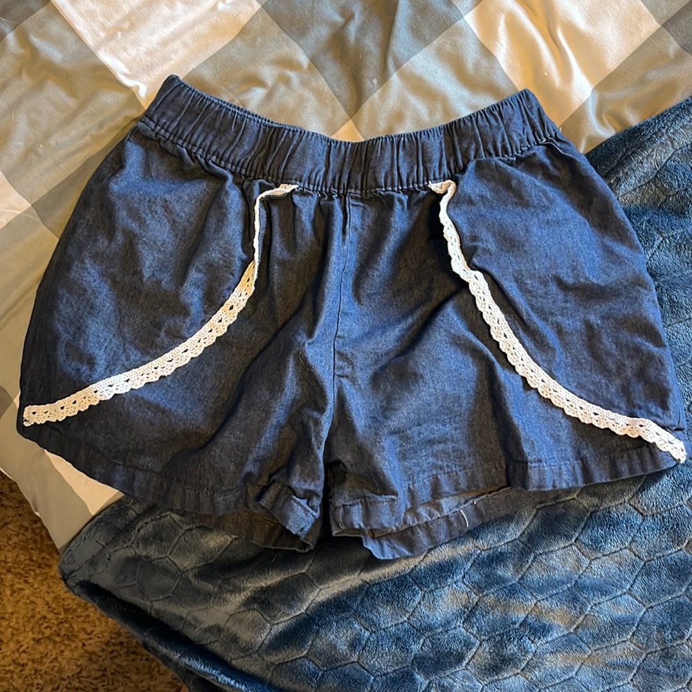 Denim-look fashion shorts. Girls size 10/12